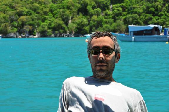 De barco, a caminho da Paradise Beach, perto de Labadee, na costa norte do Haiti